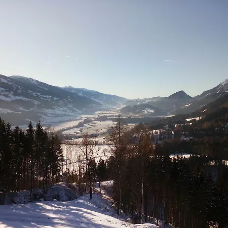 Stroblhof Apartamento *