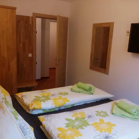 Stroblhof Apartamento *